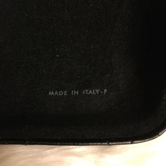 🌴SUMMER SALE🌴💯✔️Authentic Chanel Sunglasses Casing and Essen. - Picture 4 of 6